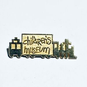Children's Museum Train Logo Pin - Gold-tone